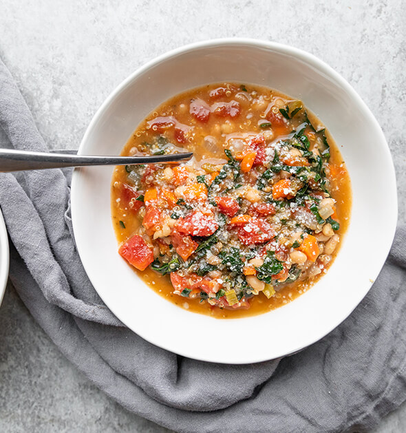 Kale, Quinoa, and White Bean Soup